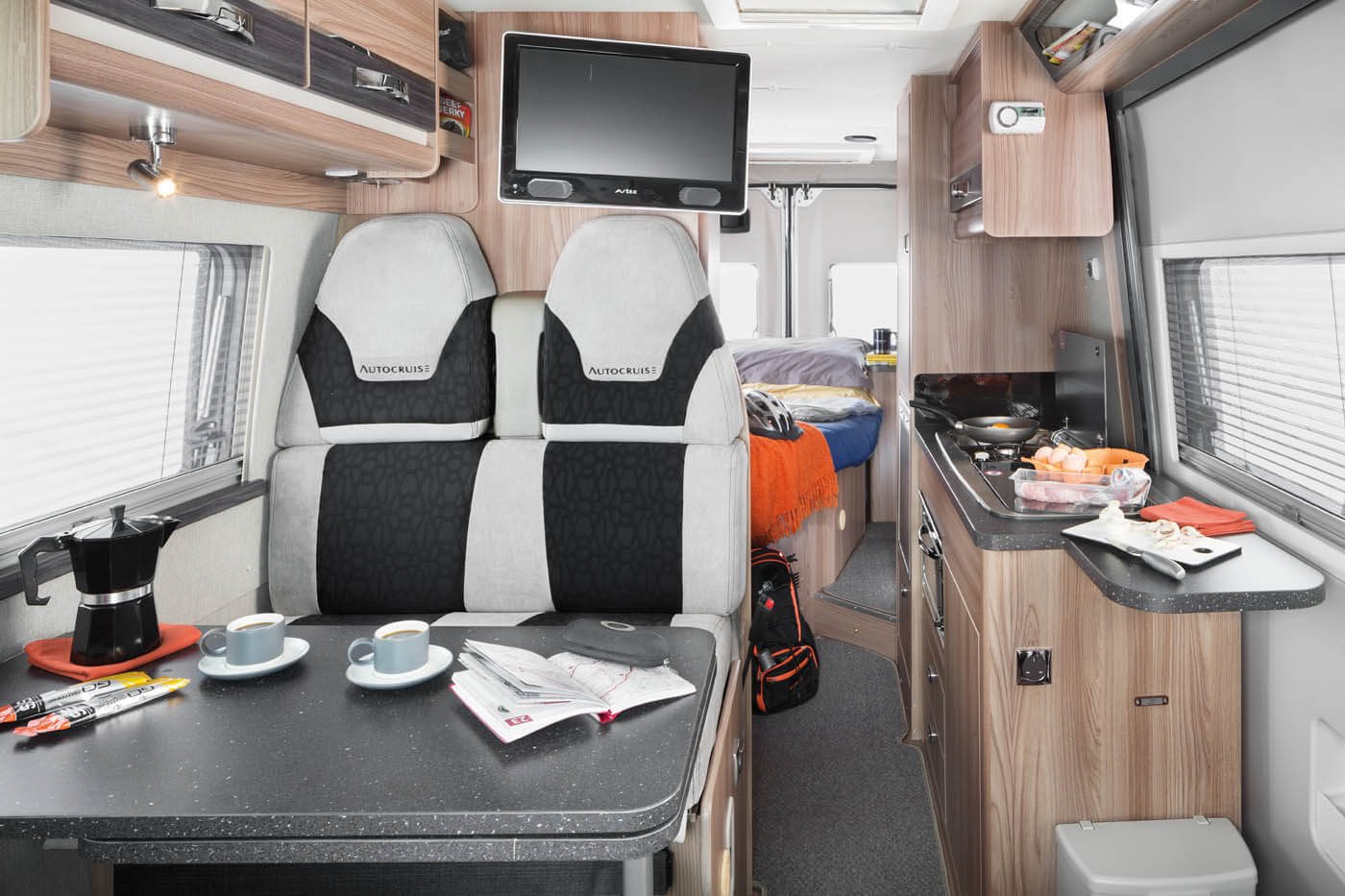 [INT]-Select-164-(Drivers,-Vogue,-Living,-Lux-Pack)-Front-to-Rear-[SWIFT]