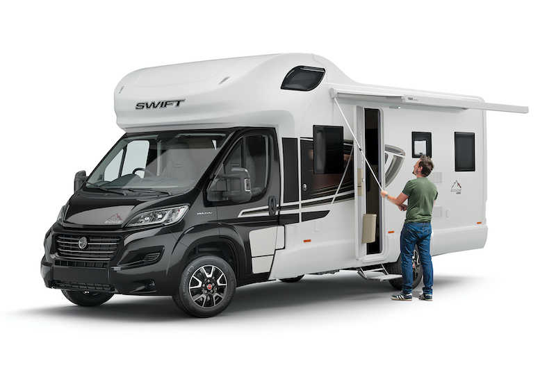 ext-edge-486-awning-black-edition-swift