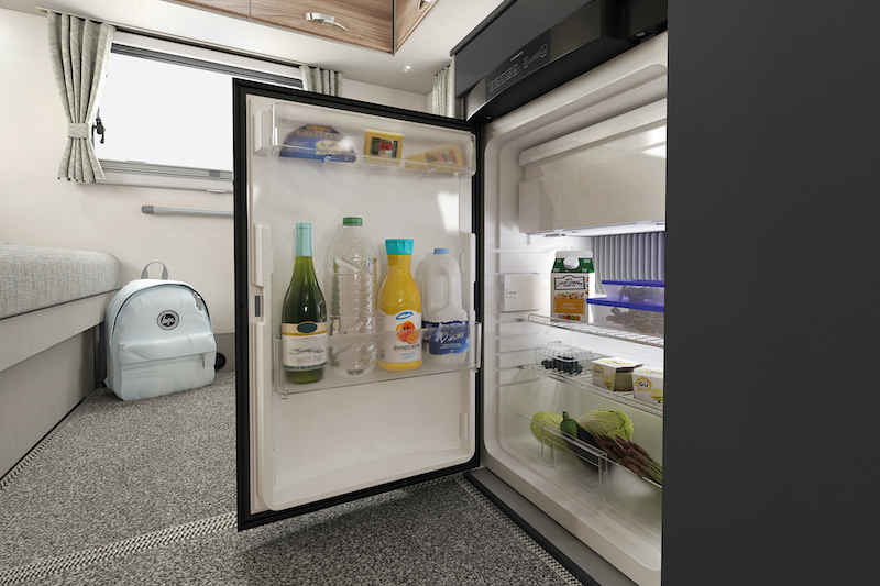 int-edge-486-fridge-swift