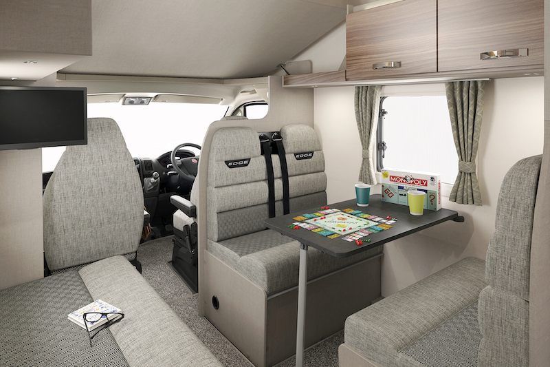 int-edge-486-front-lounge-swift