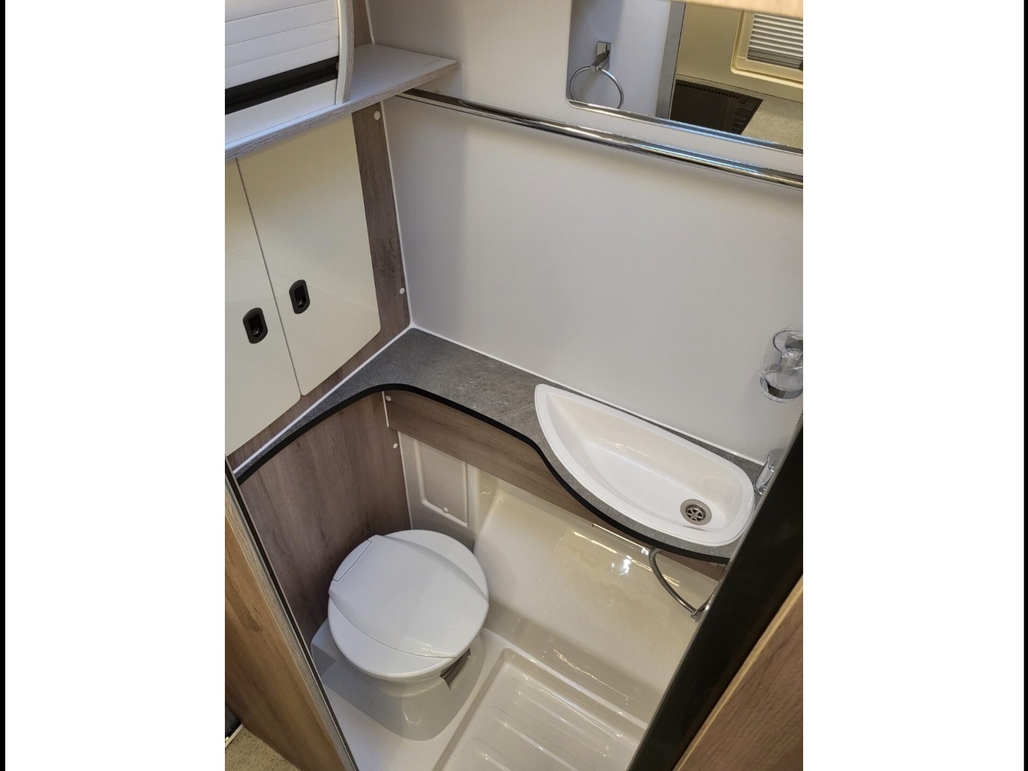 pulsar bathroom vert